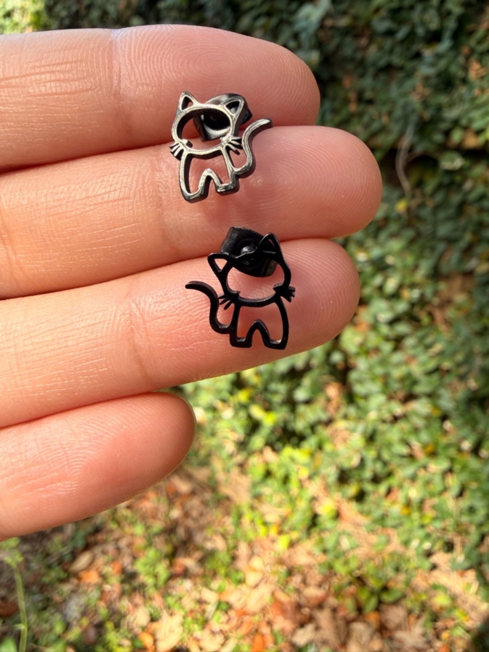 Black Cat Enamel Stud Earrings - Picture 3 of 5